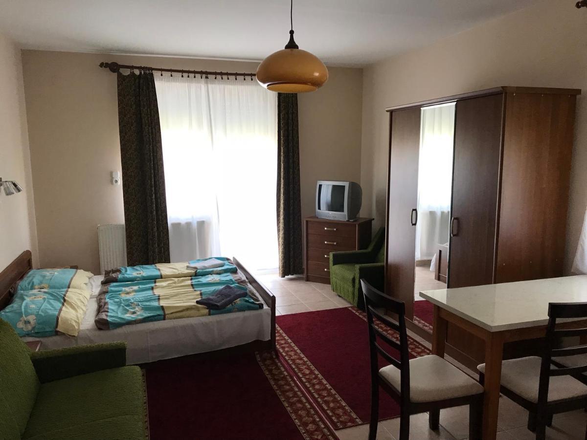Izabella Panzio Bed & Breakfast Hajdúszoboszló Eksteriør bilde