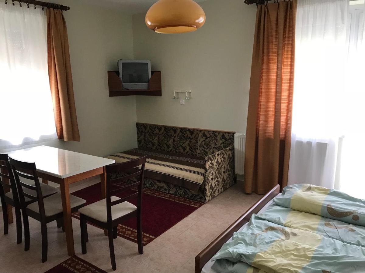 Izabella Panzio Bed & Breakfast Hajdúszoboszló Eksteriør bilde