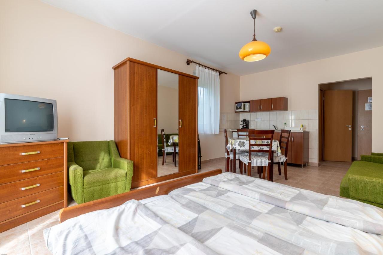 Izabella Panzio Bed & Breakfast Hajdúszoboszló Eksteriør bilde