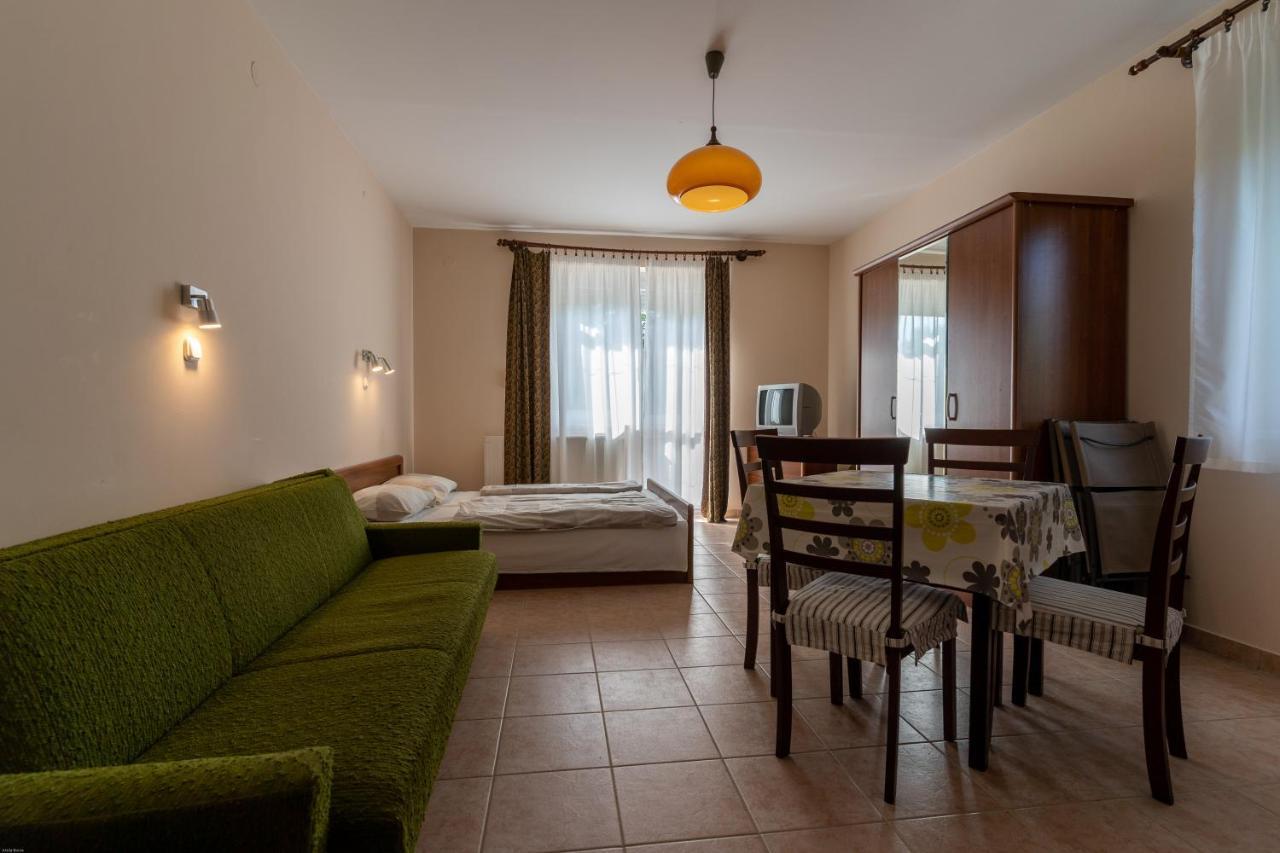 Izabella Panzio Bed & Breakfast Hajdúszoboszló Eksteriør bilde