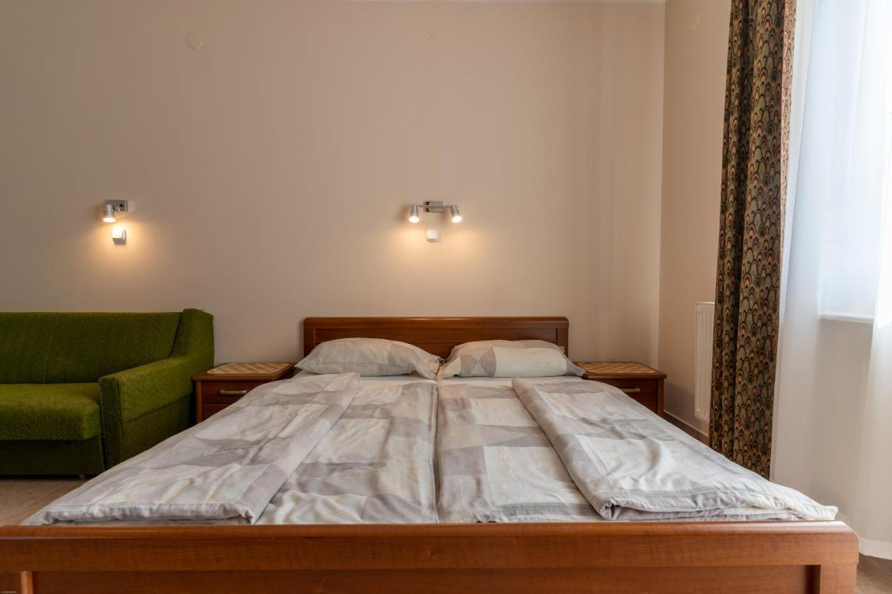 Izabella Panzio Bed & Breakfast Hajdúszoboszló Eksteriør bilde